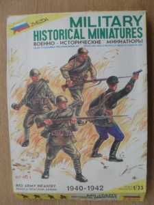 ZVEZDA 1/35 3501 RED ARMY INFANTRY 1940-42 SET 1